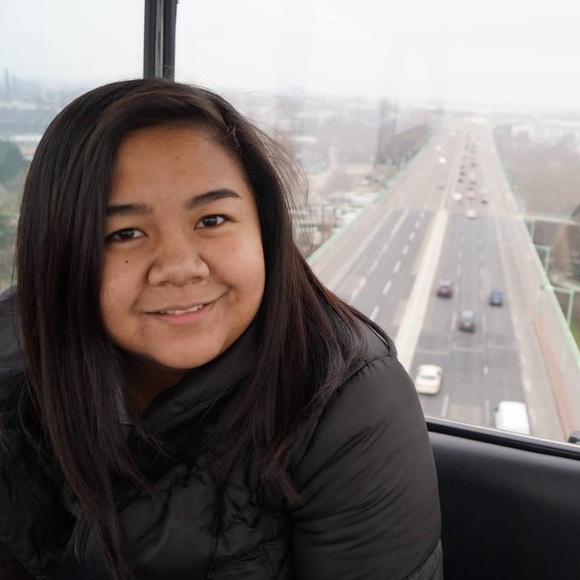 Meet your Posher, Maria - Picture 2 of 4